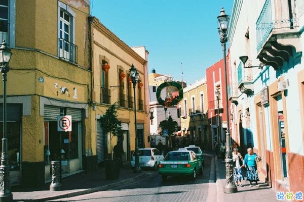 文字控喜欢的简单唯美的一句话说说带图片 烟尘滚滚一路行来我应是迷了路了13