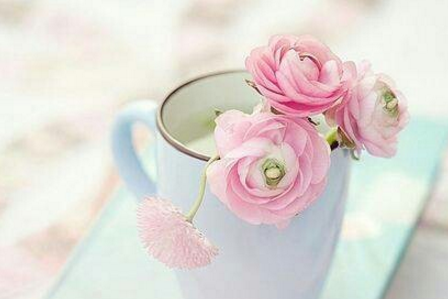 爱情治愈系文字说说加配图2018最新版 人潮拥挤你自然而然的牵起我的手4