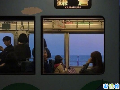 2020经典个性哲理简短走心文案 后来你的笑容也变得模糊了4