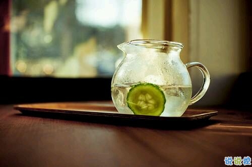 唯美简单的英文说说带图片 世人万千种浮云莫去求7