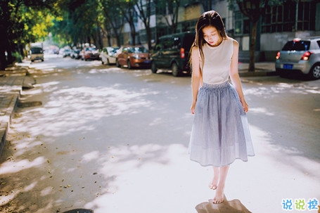 2018最新朋友圈好听的生活哲理说说配图 很经典精辟的内涵说说大全1