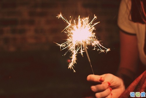 一个人有些孤独的简单图片说说 用一生时间与你话别7