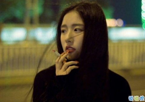 微博说说说到心坎上带图片 总有这么一个人会让你毫无原因地笑起来  11