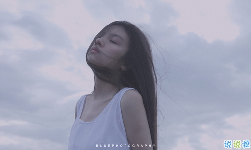 文艺简单适合发空间说说的句子 我想写给你的三行情书1