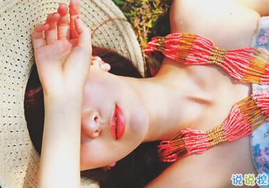 经典说说别人必评:如果还没有人牵你的手,自己要照顾好自己。10