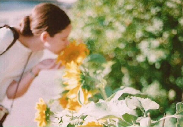 爱情中的甜蜜小句子 喜欢一个人的文艺小清新说说带图片11