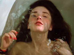 能让人瞬间就哭的句子带图片2018 坚强到令人心疼的短句配图